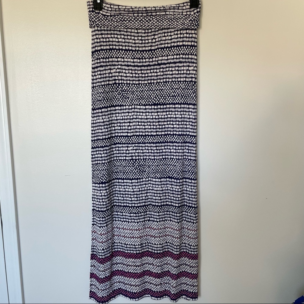 Aeropostale Black, White & Burgundy Patterned Maxi Skirt
